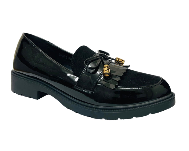 Women's Faux Patent Leather Slip On Tassel Shoes