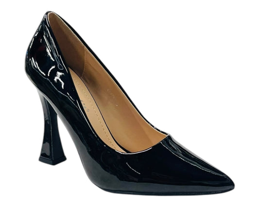 Pointed Toe Faux Patent Court Shoes
