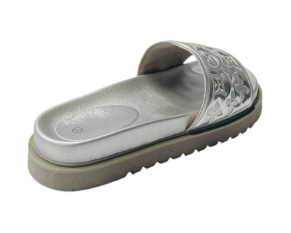 Embossed Front Strap Flat Sliders