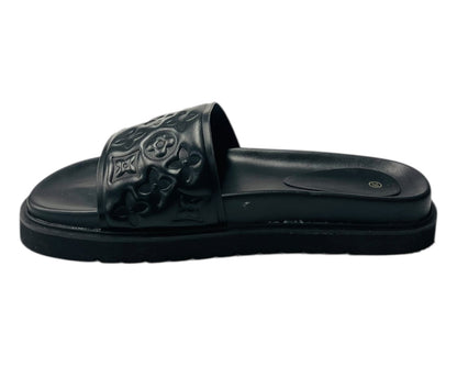 Embossed Front Strap Flat Sliders